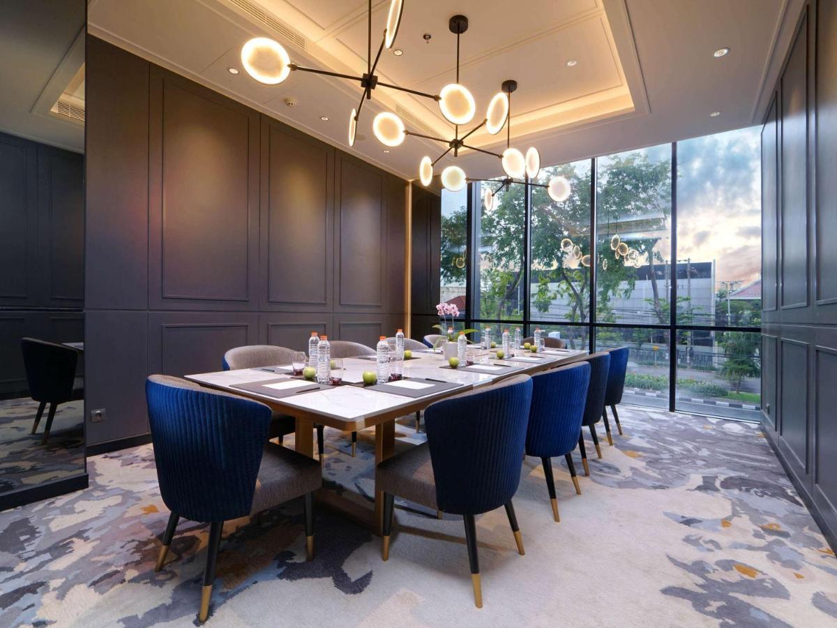 Mercure Surabaya Manyar Exterior foto
